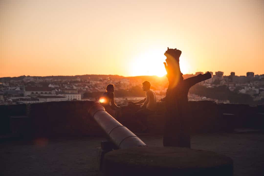 découvrez les escapades romantiques parfaites pour vous et votre partenaire. que ce soit un week-end à deux dans un cottage pittoresque ou une aventure dans une ville romantique, explorez des destinations qui éveilleront vos sens et renforceront votre complicité.